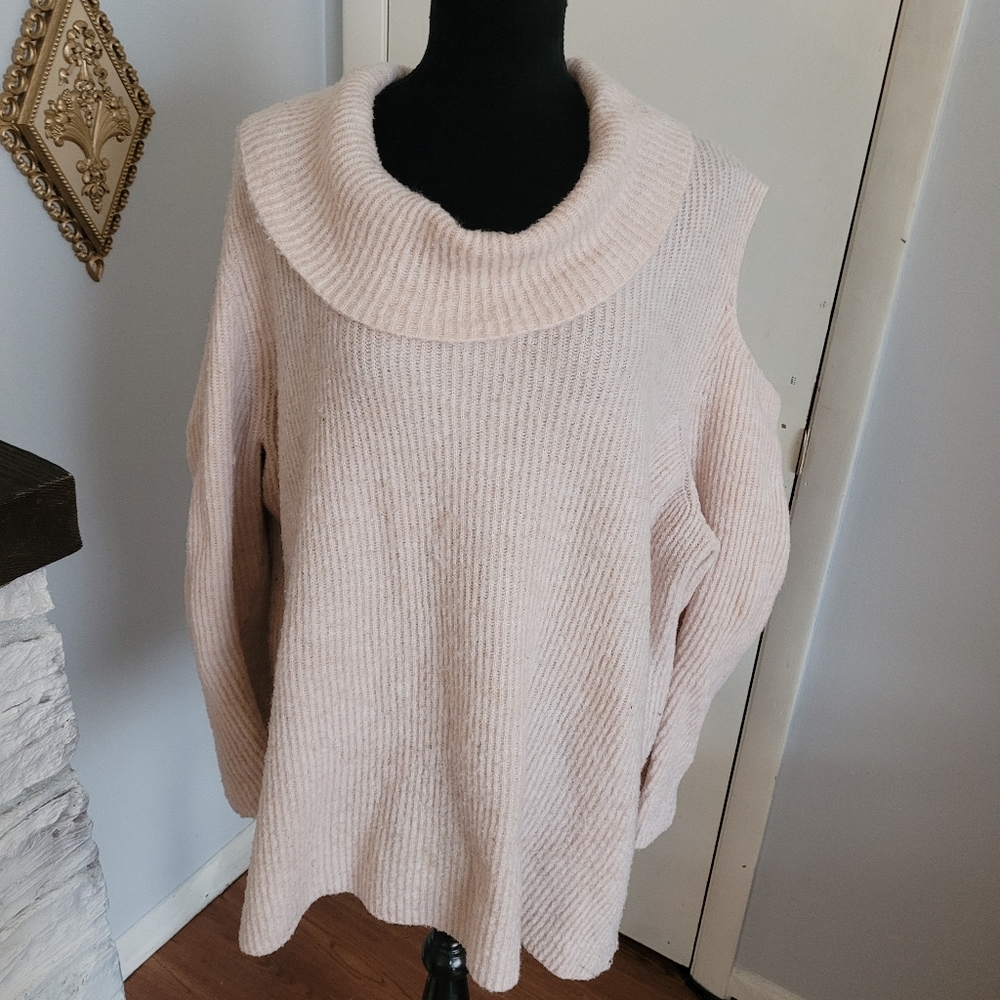 Lane Bryant pink cold shoulder sweater. Sz 26/28